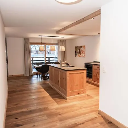Chalet Hus Theo Apartment Klosters