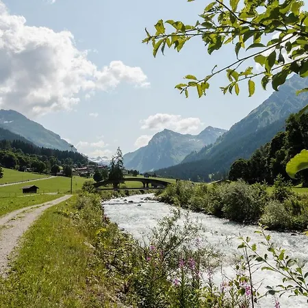 Chalet Hus Theo Klosters-Serneus